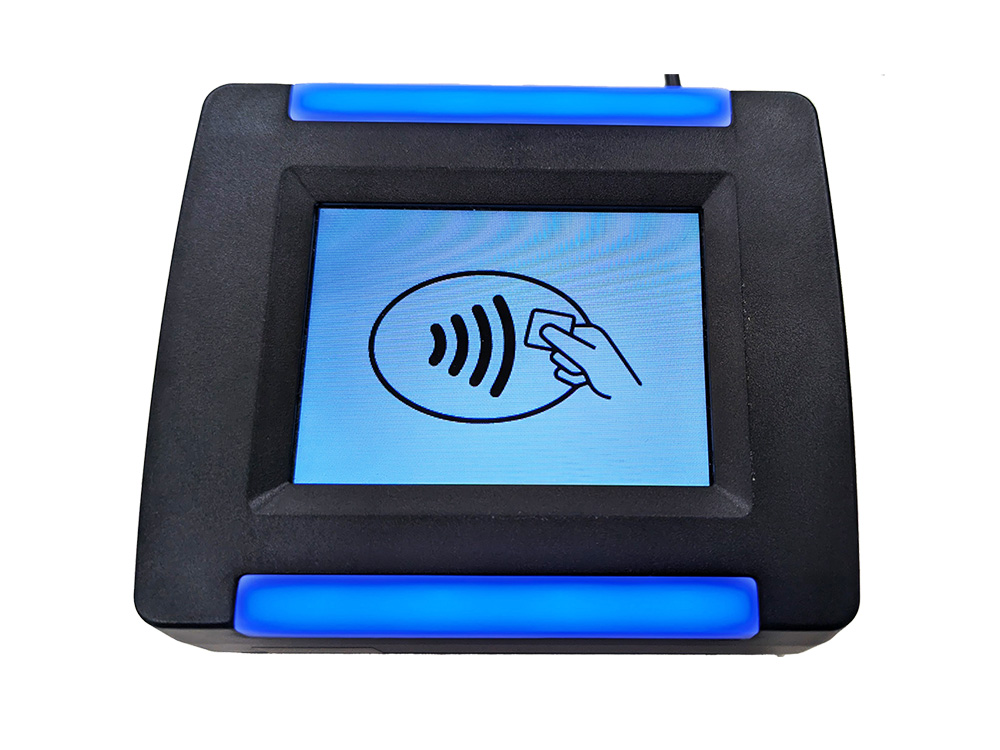 改札窓口にて、駅係員が対応するタッチ決済利用